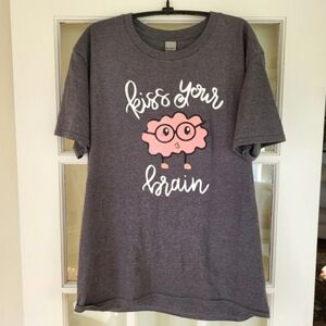 Gildan Graphic Tshirt Kiss Your Brain Crewneck Short Sleeve Gray Top